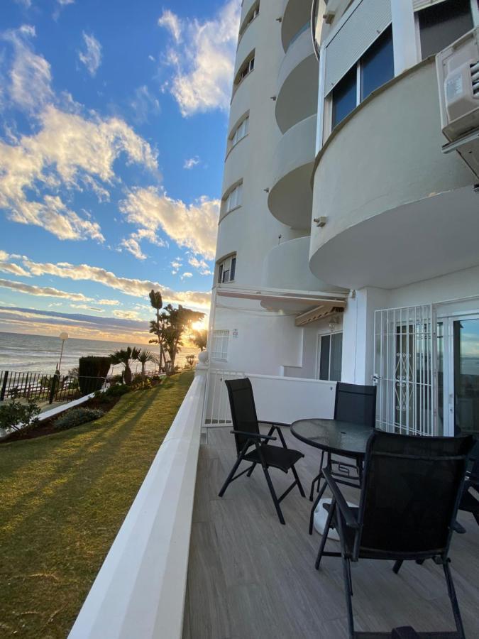 Apartment On Beach Mijas Sitio de Calahonda Eksteriør billede