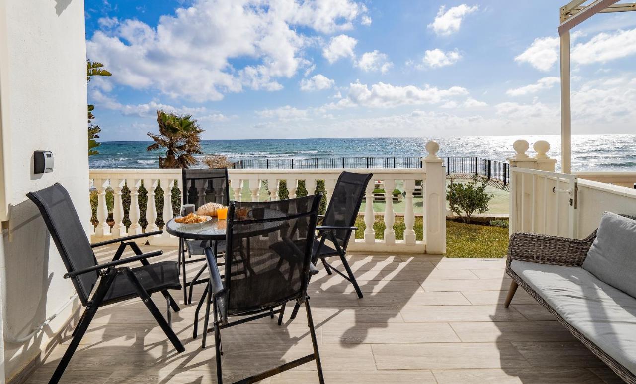 Apartment On Beach Mijas Sitio de Calahonda Eksteriør billede