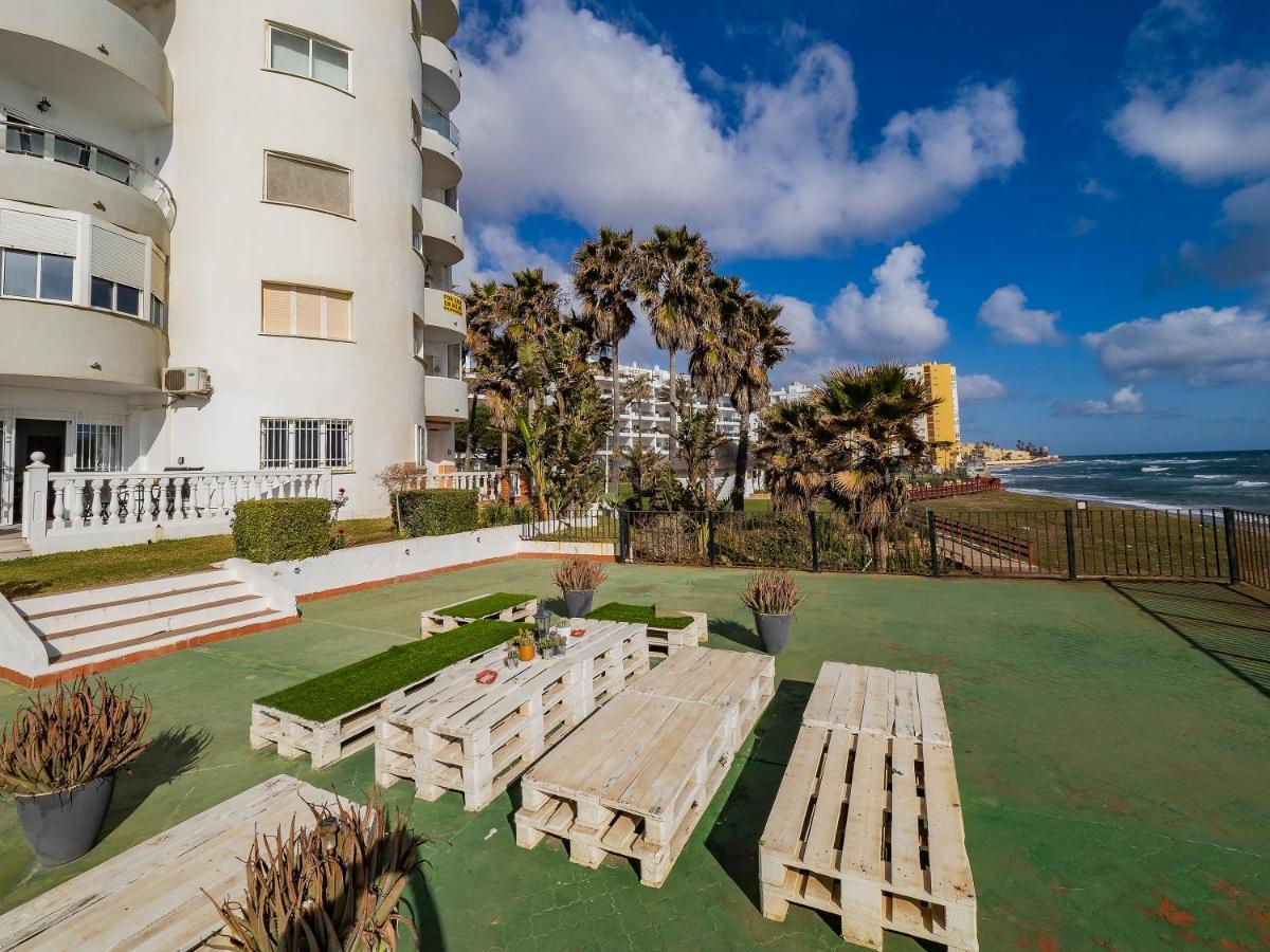Apartment On Beach Mijas Sitio de Calahonda Eksteriør billede