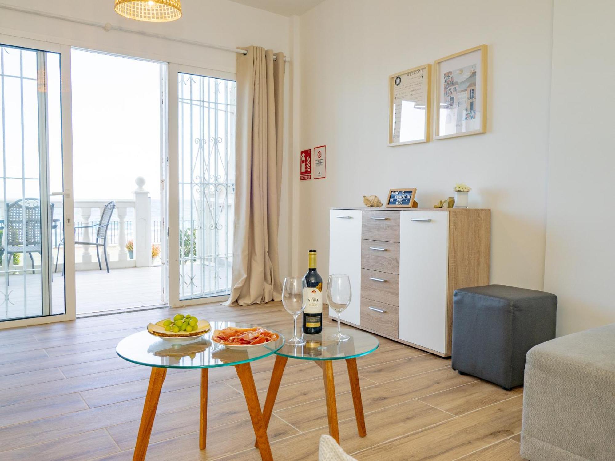 Apartment On Beach Mijas Sitio de Calahonda Eksteriør billede