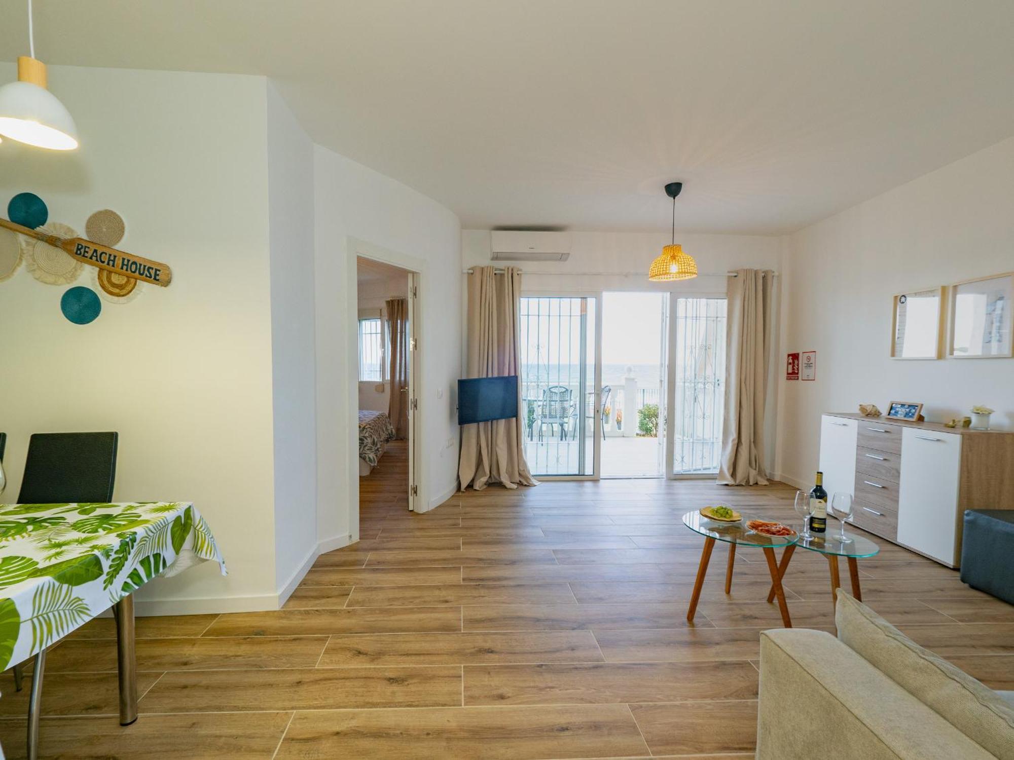 Apartment On Beach Mijas Sitio de Calahonda Eksteriør billede