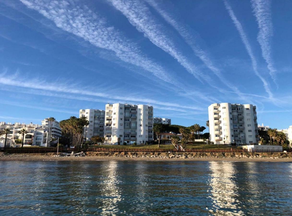 Apartment On Beach Mijas Sitio de Calahonda Eksteriør billede